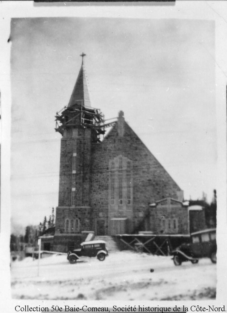 Construction du clocher de l'église Sainte-Amélie